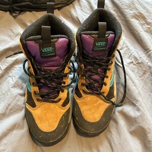 Van’s MTE mountain boots women’s 8.5/men’s 7